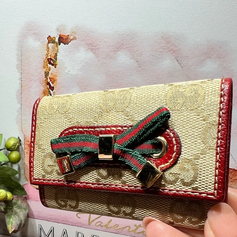 Gucci Key Case GG Canvas Beige Ribbon Red Leather Auth Elegant Beige and Red EUC - Picture 1 of 7